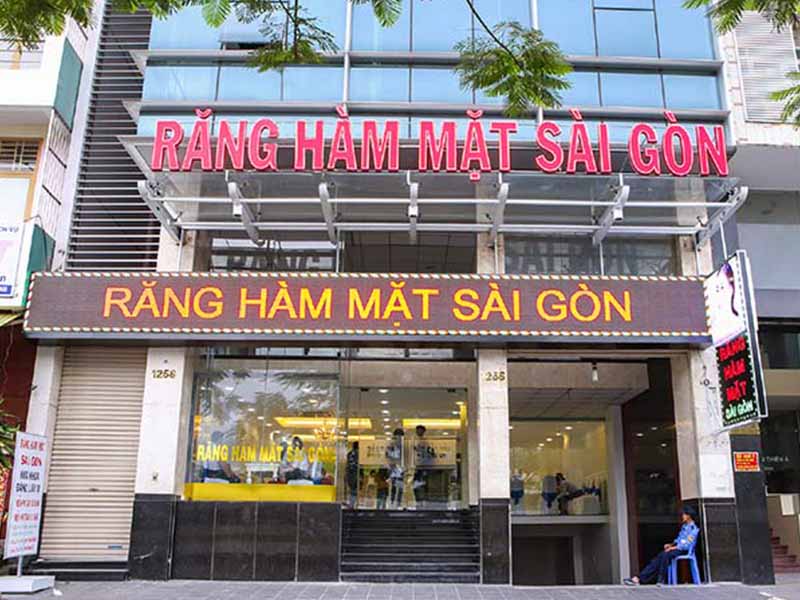 Bệnh viện Răng Hàm Mặt Quốc tế Sài Gòn là địa chỉ khám và điều trị bệnh viêm nha chu hiệu quả