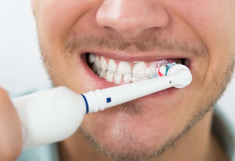 Vệ sinh răng miệng là một trong những việc cần ưu tiên hàng đầu