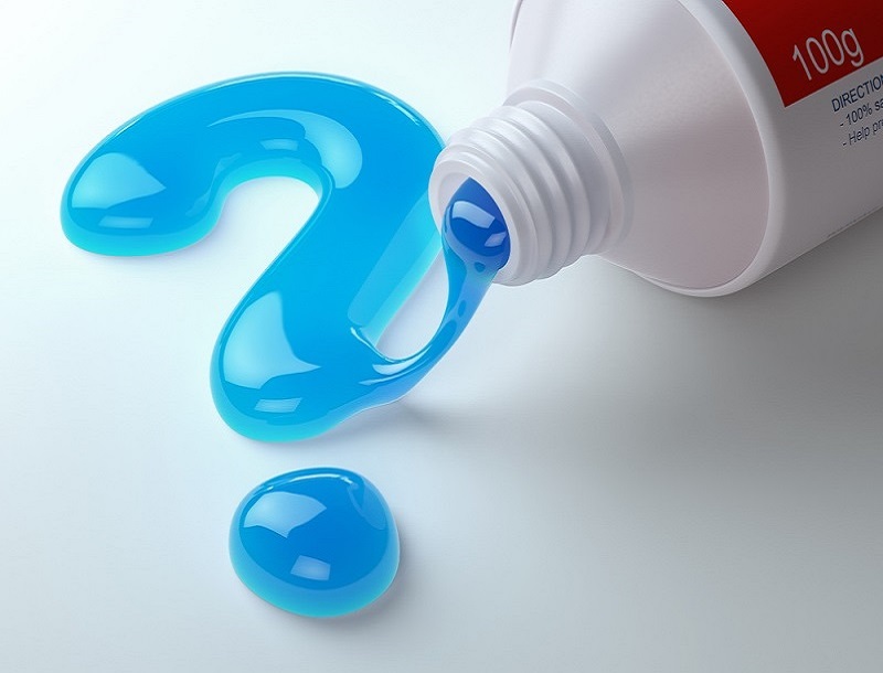 Sử dụng kem đánh răng không đúng cách có thể là nguyên nhân khiến răng nhiễm màu