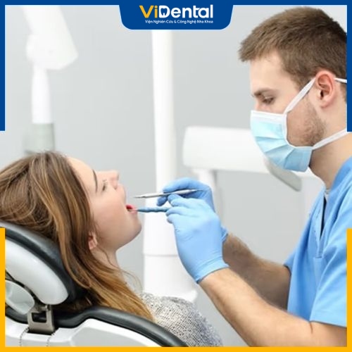 Kiểm tra bước đầu giúp bác sĩ đánh giá tổng quan tình trạng răng miệng