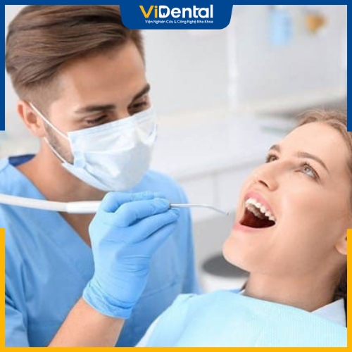 Khám tổng quát là bước tiền đề quan trọng trong quy trình bọc răng sứ