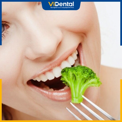 Bệnh nhân nên kiêng đồ ăn sau khi thực hiện trồng răng