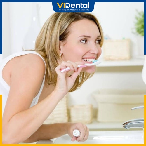 Chăm sóc răng miệng đúng cách để hạn chế vôi răng 