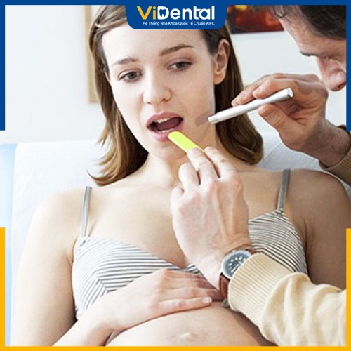 Phụ nữ mang thai không nên tẩy trắng răng 