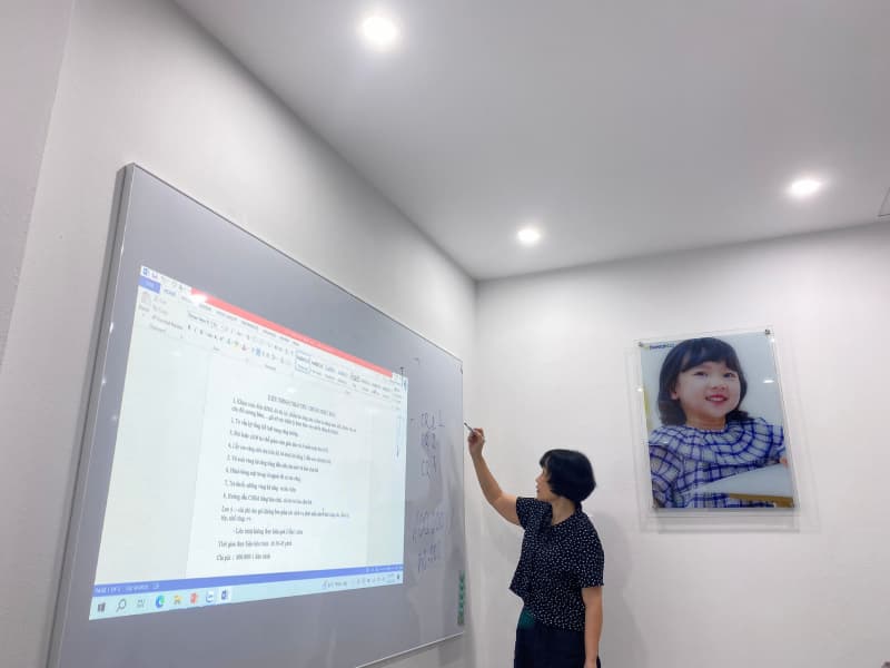 BS CKII Thái Nguyễn đã đề cập rất nhiều các vấn đề liên quan trong nha khoa tổng quát tại buổi đào tạo