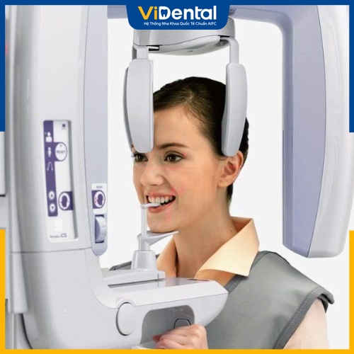 Bước đầu trong quy trình niềng răng lần 2 là chụp X-quang toàn hàm