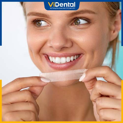 Sử dụng miếng dán trắng răng sẽ có hiệu quả nhanh chóng