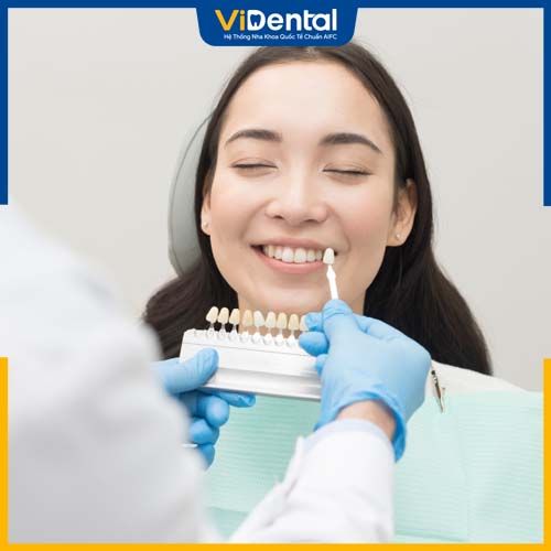 Răng sứ cần được chọn kỹ càng bởi nha sĩ