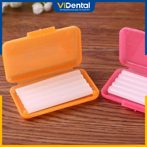 Dùng sáp nha khoa là cách phục hồi răng bị mẻ tại nhà tạm thời