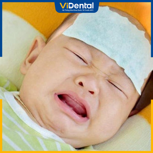 Trẻ khi mọc răng rất dễ phát sốt